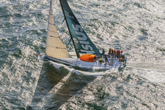 Luchtfoto van de Boudragon. Ocean race zeilen met Hans Bouscholte